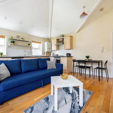 Lovely 3-Bed 20 Minutes To Central Лондон Екстериор снимка