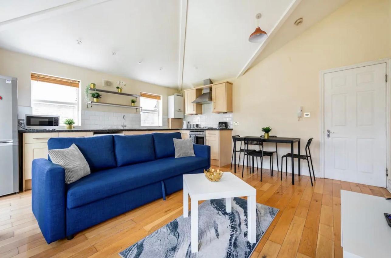 Lovely 3-Bed 20 Minutes To Central Лондон Екстериор снимка