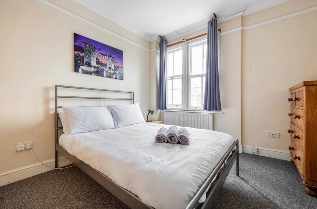 Lovely 3-Bed 20 Minutes To Central Лондон Екстериор снимка