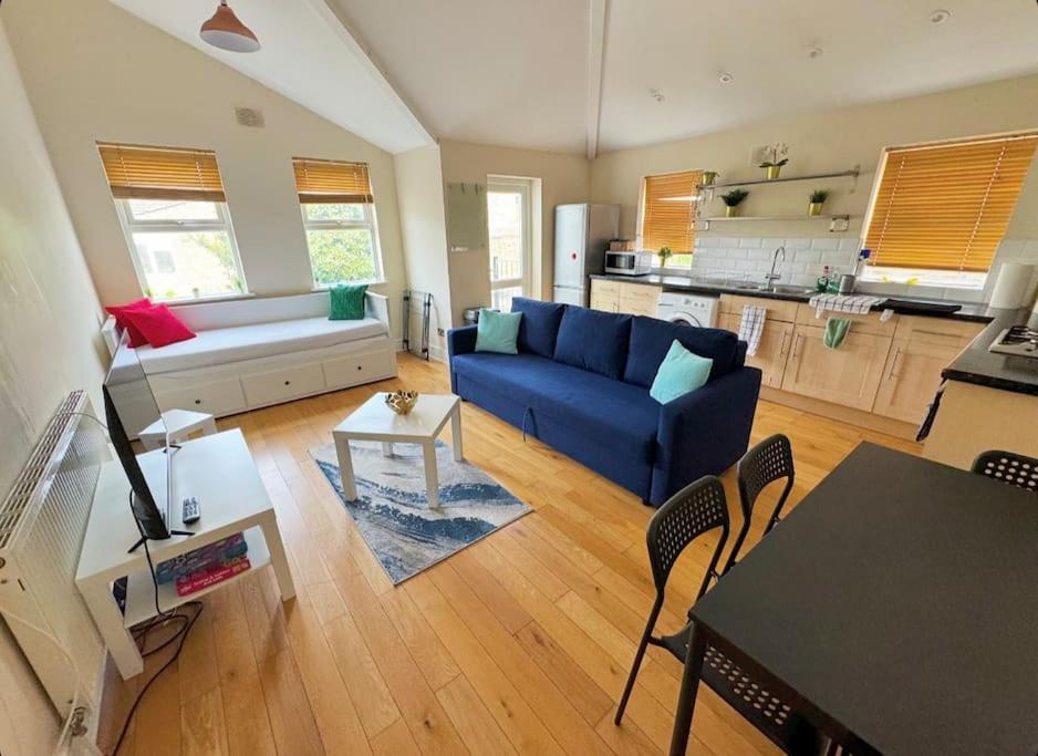 Lovely 3-Bed 20 Minutes To Central Лондон Екстериор снимка