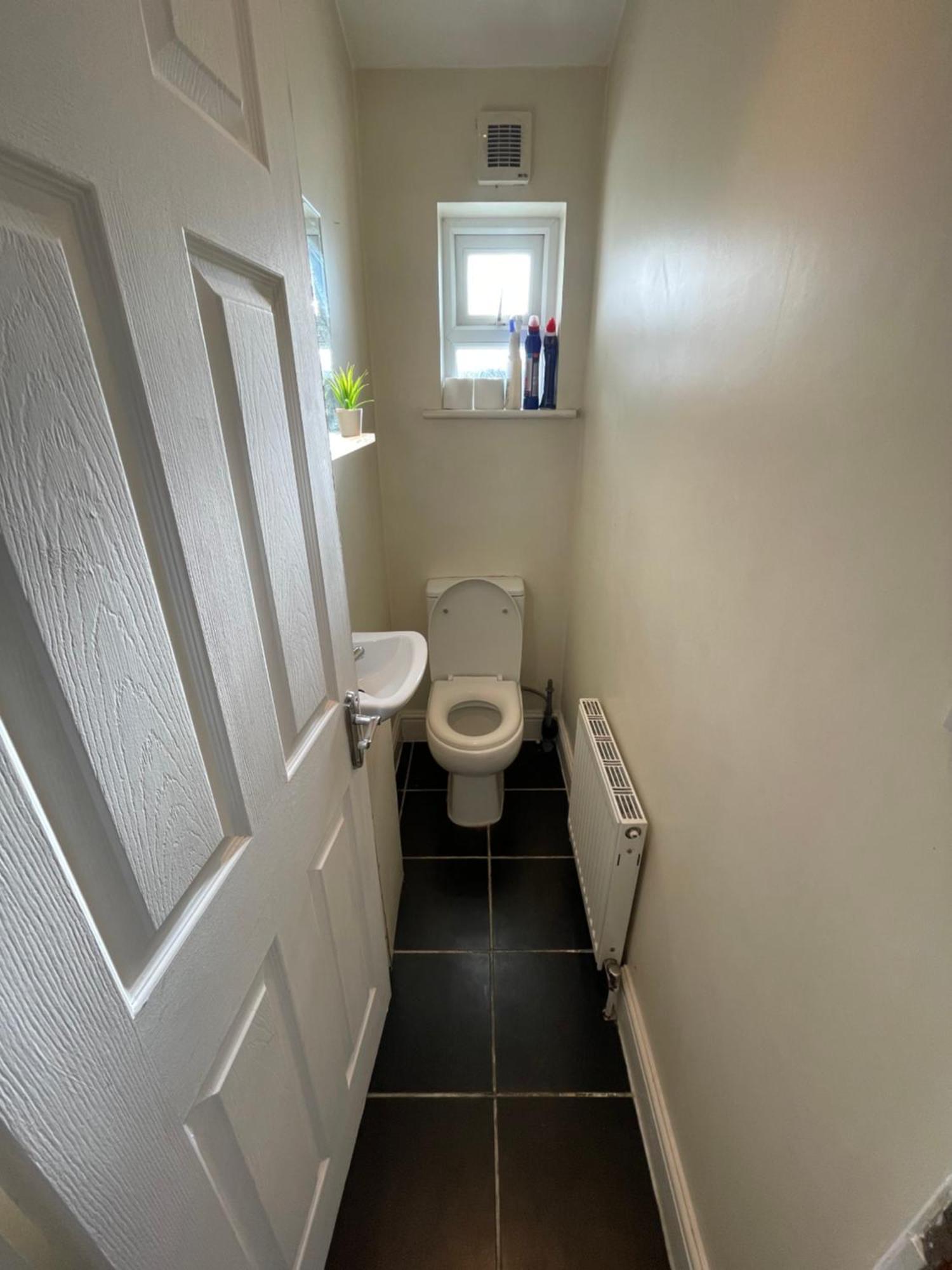 Lovely 3-Bed 20 Minutes To Central Лондон Екстериор снимка